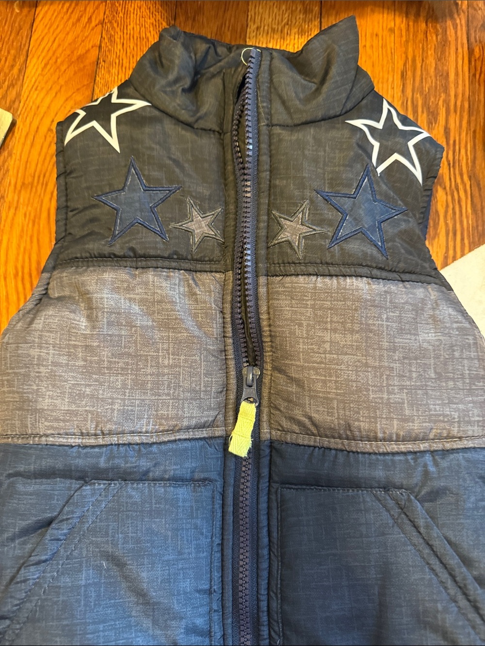 Kids Star-Embroidered Puffer Vest in Navy and Gray